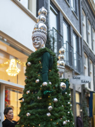 kerstbomen op stelten kerstanimatie steltenlopers steltenact kerst steltenact steltenacts