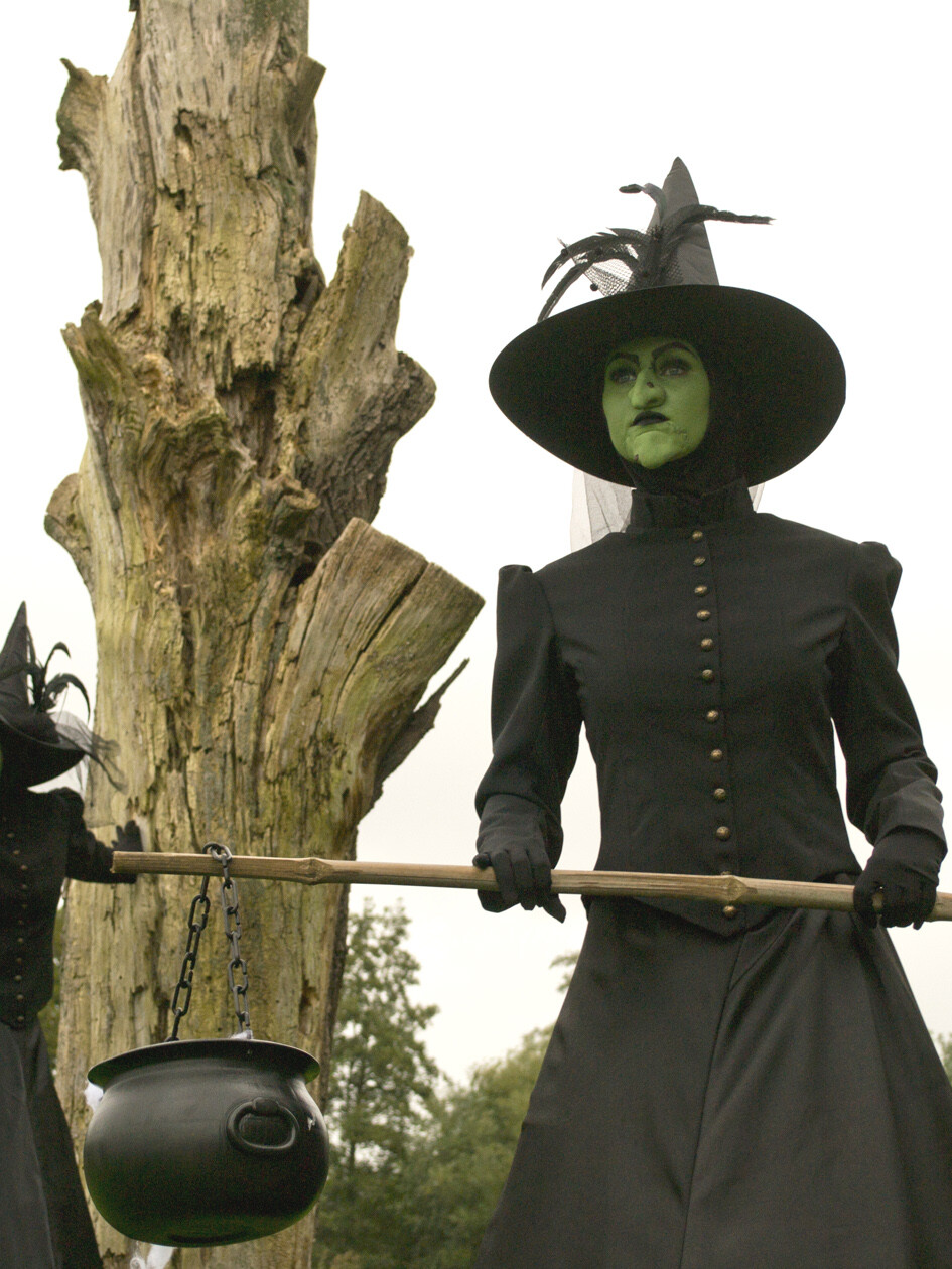 heks heksen halloween steltenact steltenlopers steltlopers huren