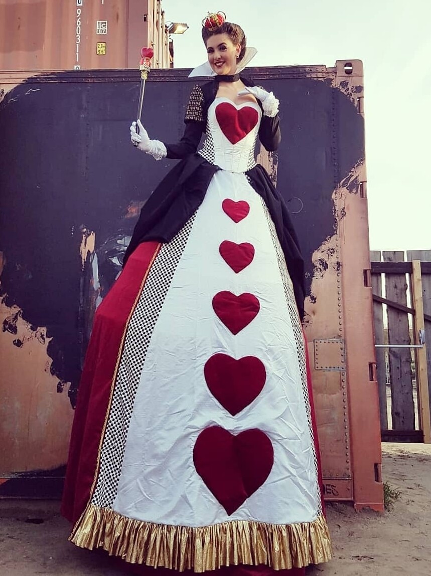 steltenlopers huren queen of hearts alice in wonderland