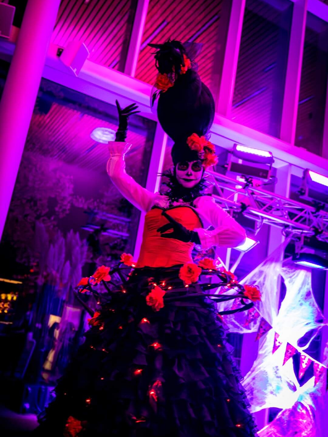 dia de los muertos steltenlopers halloween huren