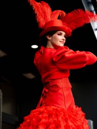 steltenlopers huren rood moulin rouge valentijn entertainment