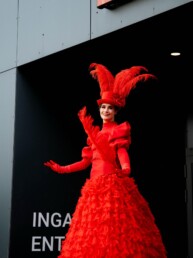 steltenlopers huren rood moulin rouge valentijn entertainment