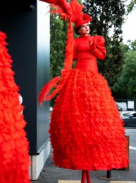 steltenlopers huren rood moulin rouge valentijn entertainment