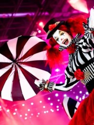 steltenlopers huren circus clowntjes sense theatre 2026